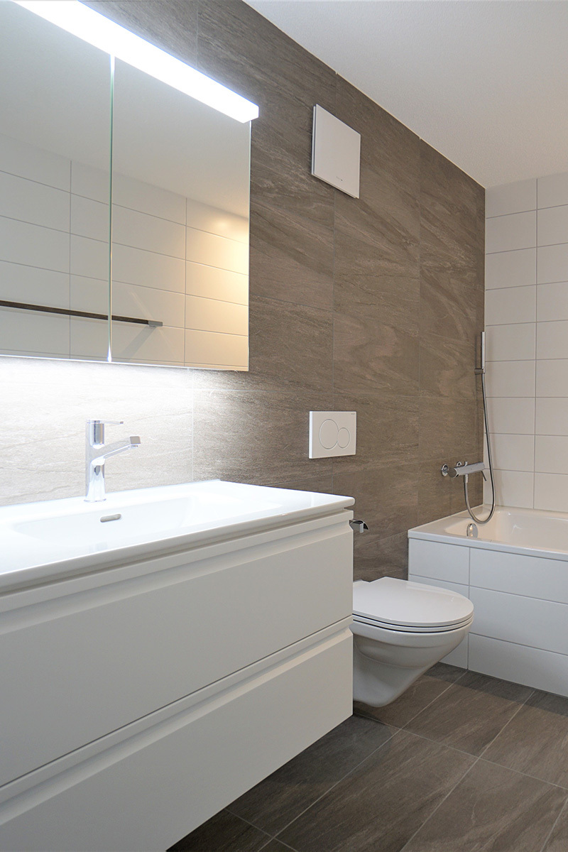Badezimmer mit klassischer Farbgestaltung