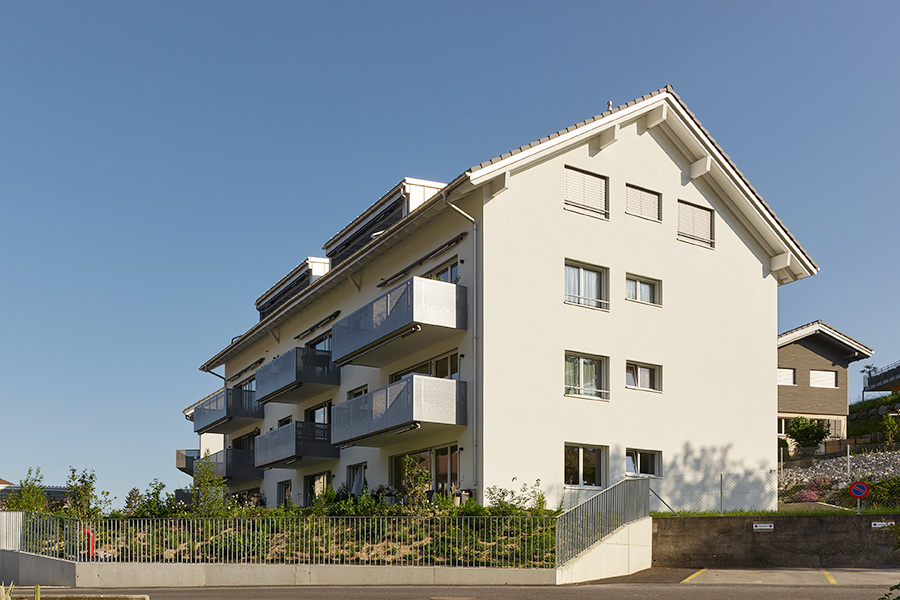 Balkon mit Sichtschutz aus Lochblech